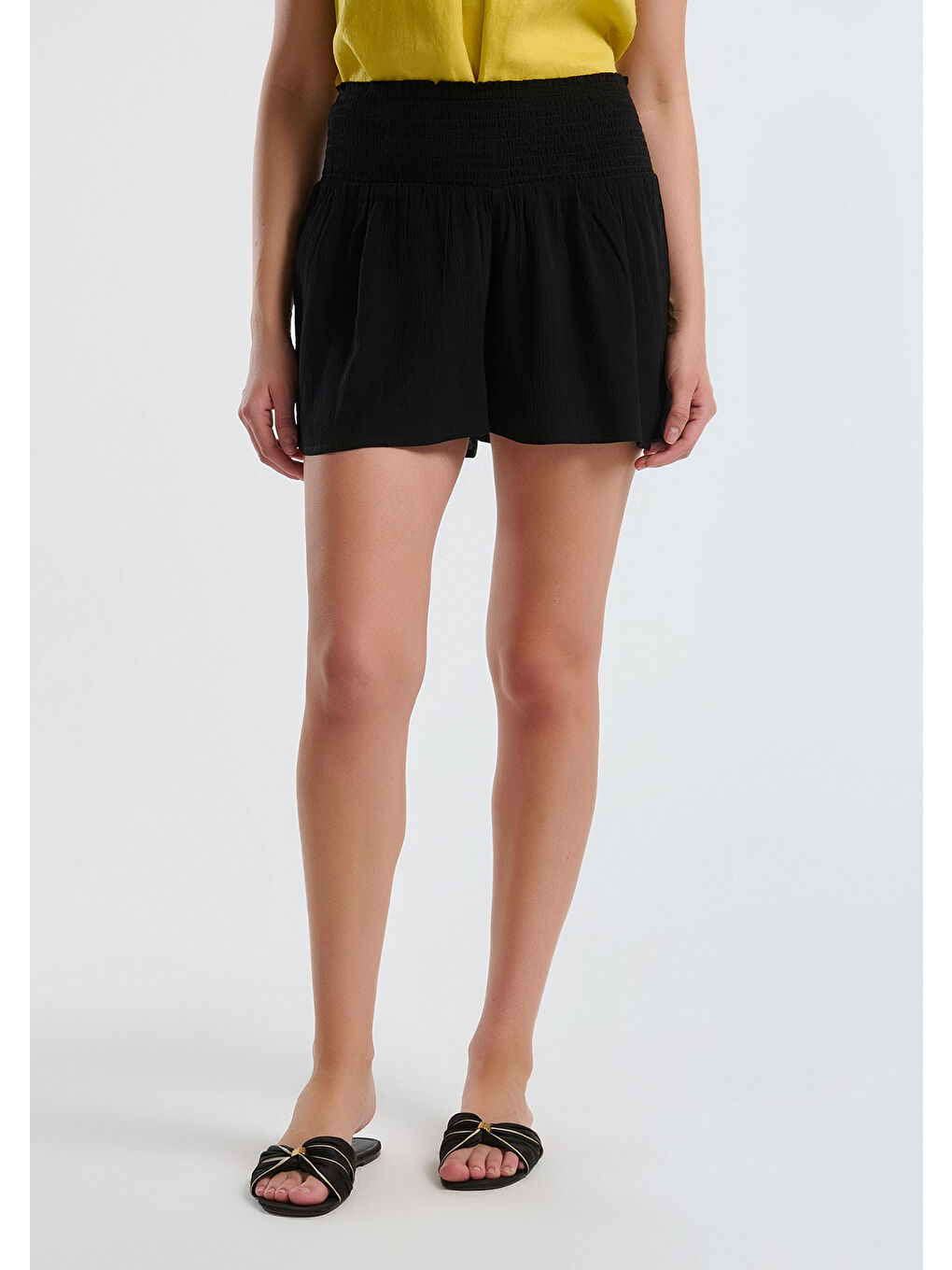 Kadın Siyah %100 Viskoz Beli Kalın Lastikli Wide Leg Şort-1