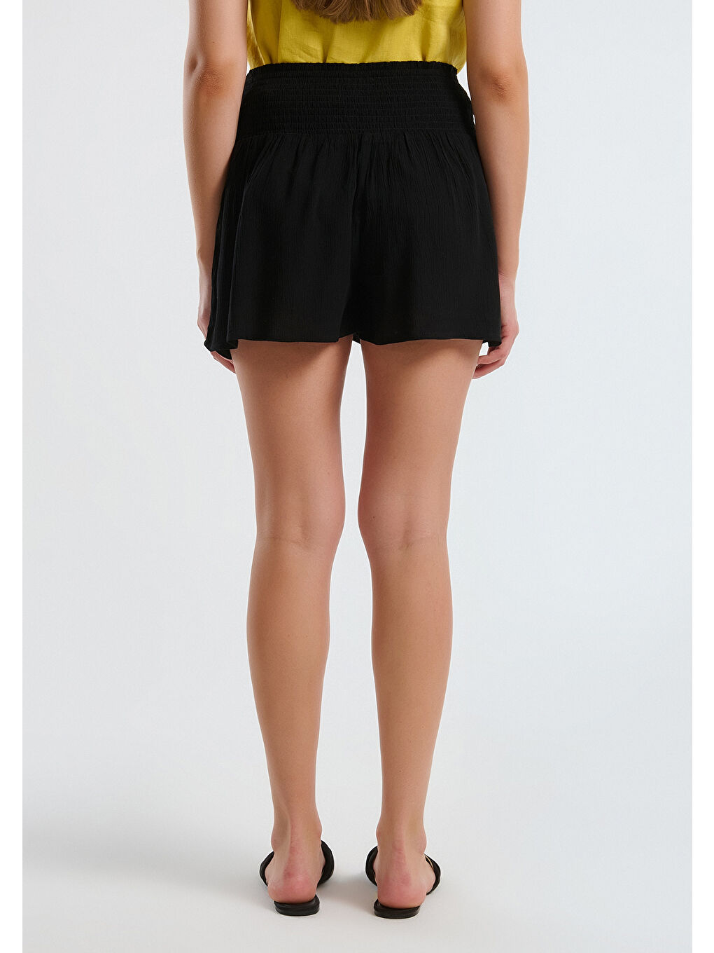 Kadın Siyah %100 Viskoz Beli Kalın Lastikli Wide Leg Şort-2