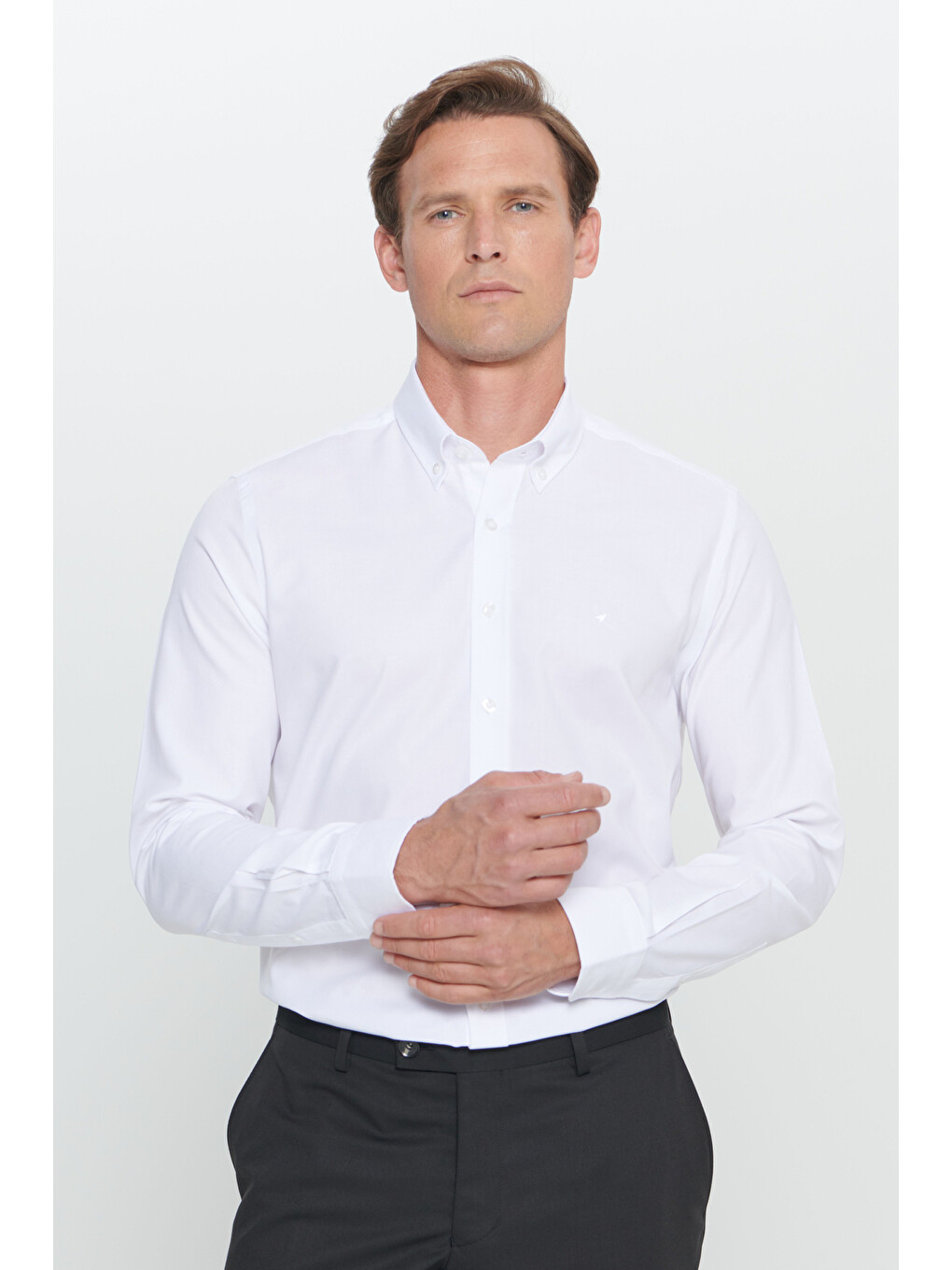 Erkek Beyaz Slim Fit Dar Kesim %100 Pamuk Düğmeli Yaka Oxford Gömlek-3