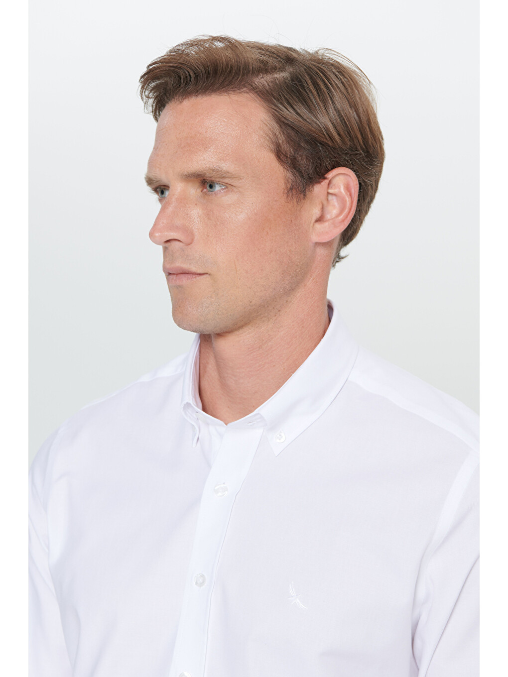 Erkek Beyaz Slim Fit Dar Kesim %100 Pamuk Düğmeli Yaka Oxford Gömlek-4