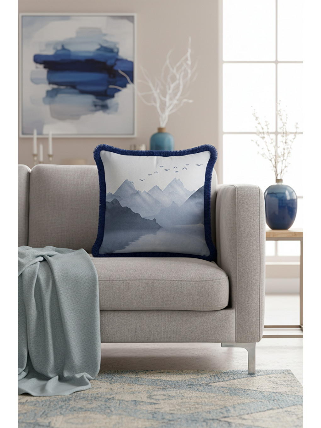 Karışık Füme Dağ Manzaralı Saçaklı Yastık Kılıfı - Minimalist Doğa Temalı Mavi Püsküllü Kırlent Kılıfı