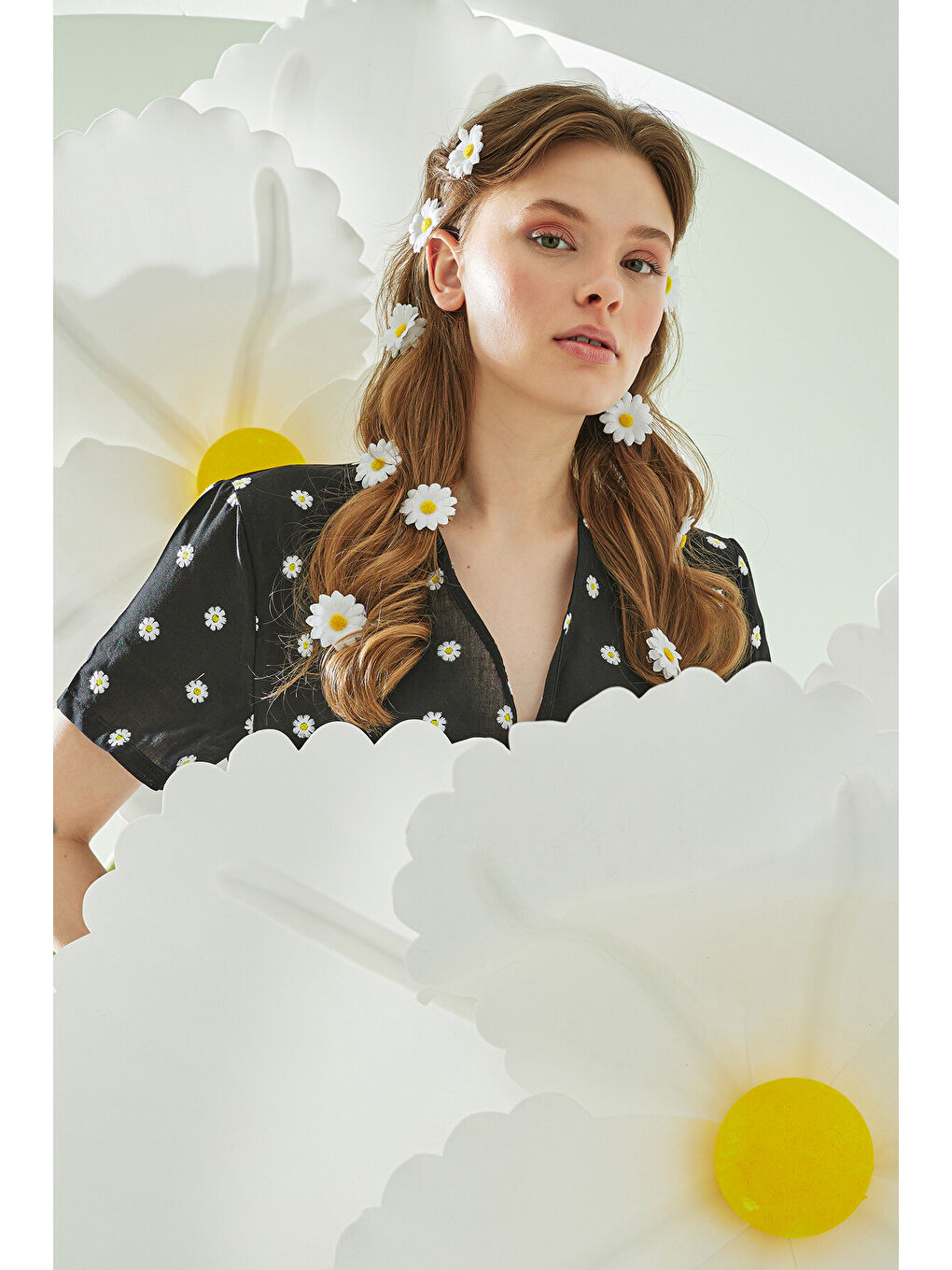 Siyah Papatya Desenli Önden Bağlamalı Pijama Takımı-3