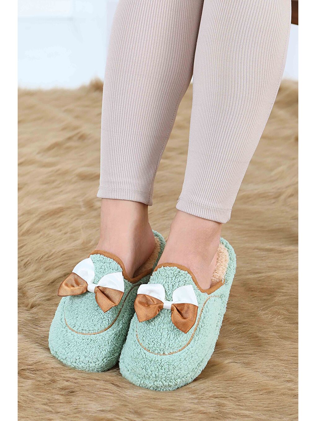 Yeşil Kadın Mint Fiyonklu Pelüş Ev Terliği - 27772-MINT-2
