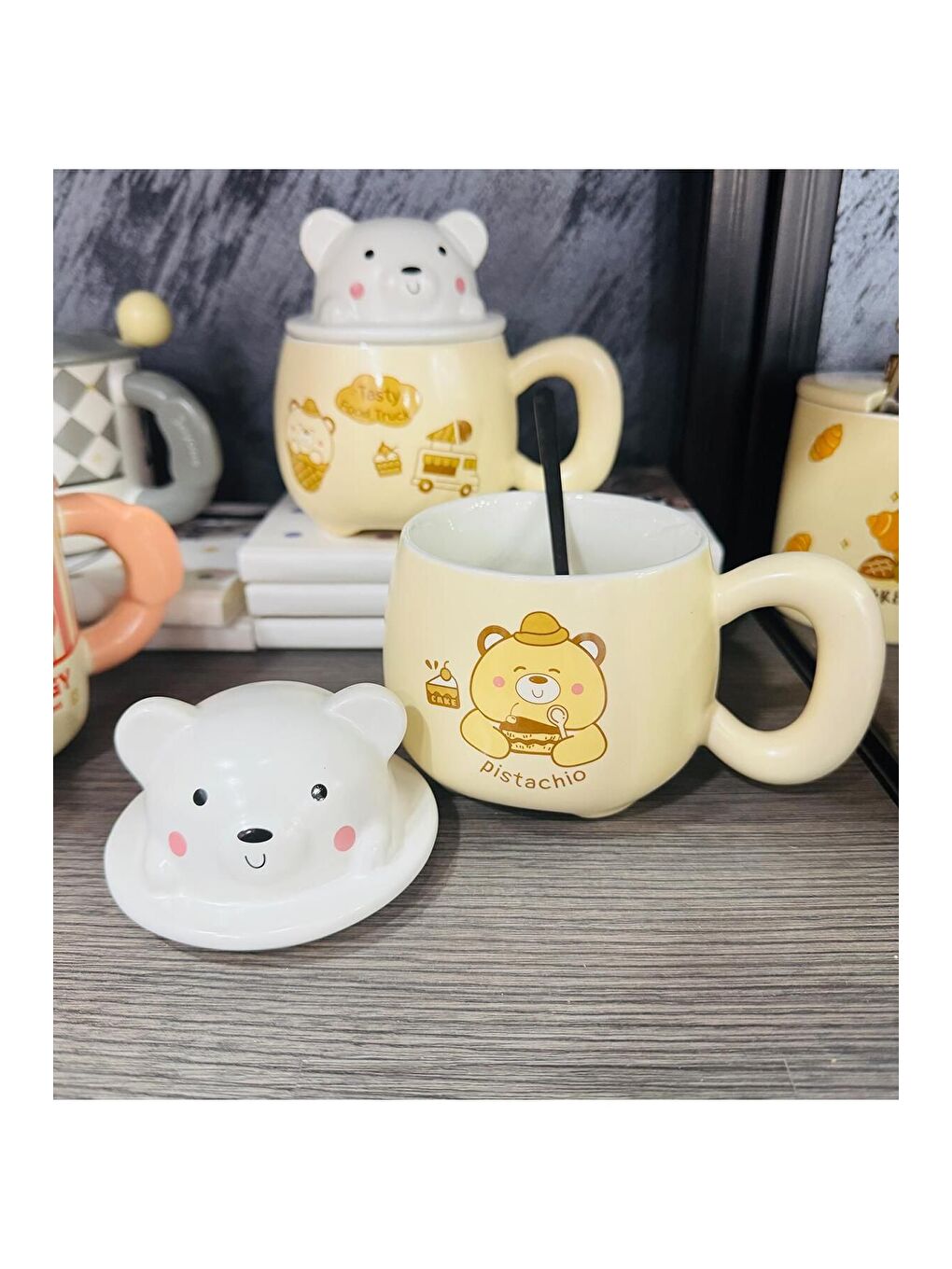 Karışık Sevimli Ayı Figürlü Kapaklı Seramik Kupa-1