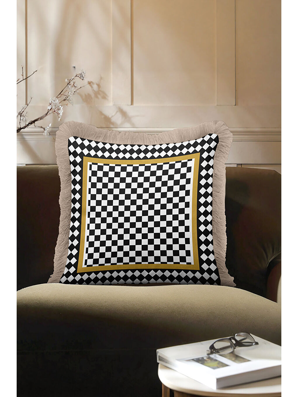 Karışık Lüks Retro Satranç Saçaklı Yastık Kılıfı - Optik İllüzyon Siyah Beyaz Gold Püsküllü Kırlent Kılıfı-1