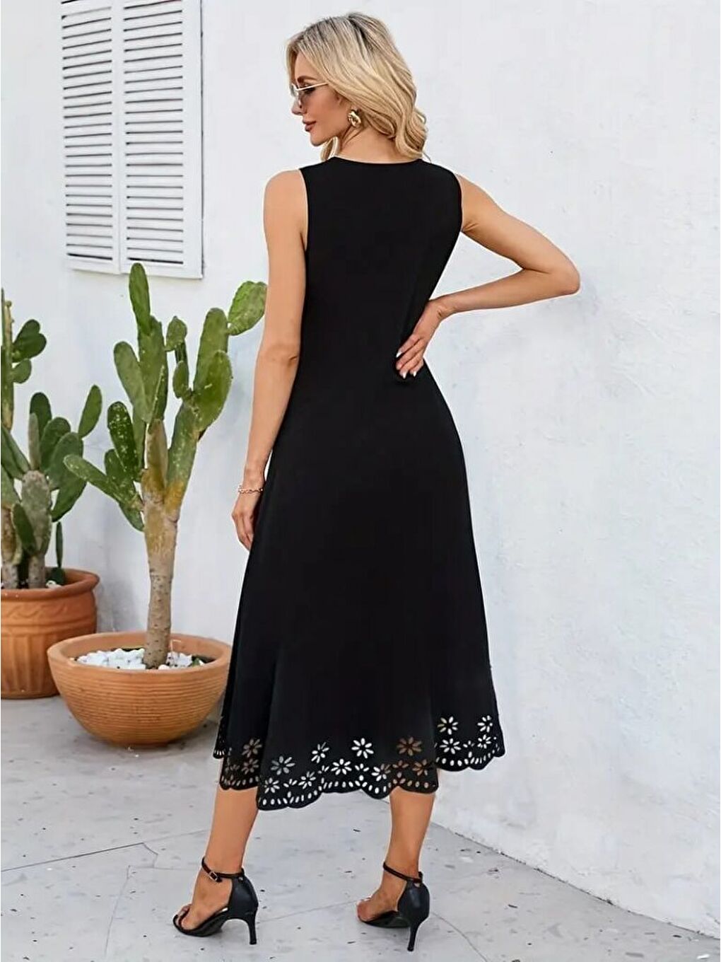 Siyah Kadın Kolsuz Etek Ucu Lazer Kesim çiçek Desenli Midi Boy Janjan Krep Elbise-3