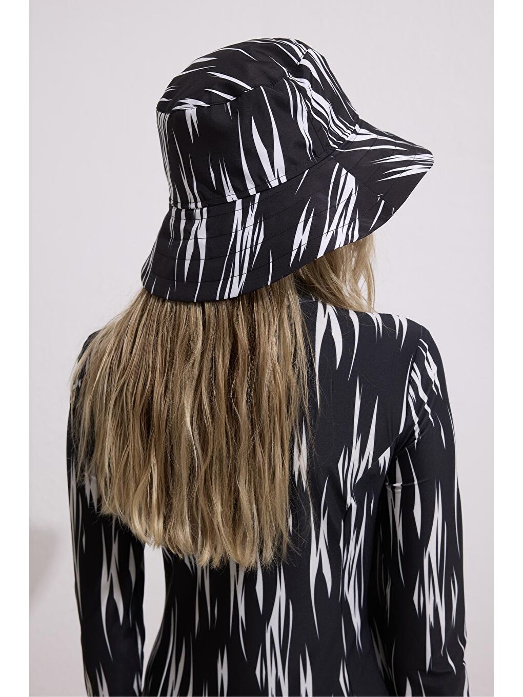 Siyah Bağlanabilir Bucket Şapka Pia-2