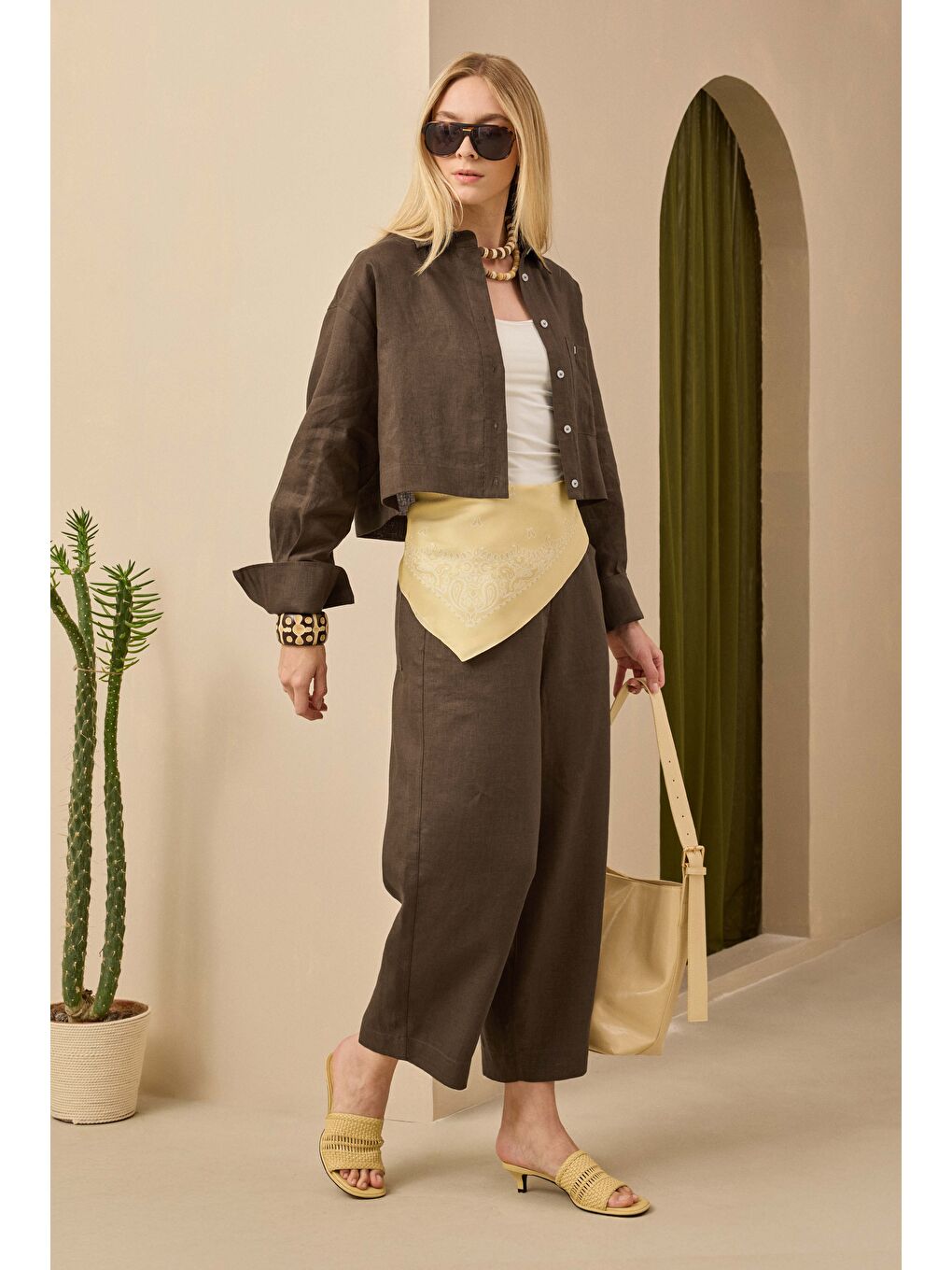 Kahverengi Midi Keten Pantolon Fındık