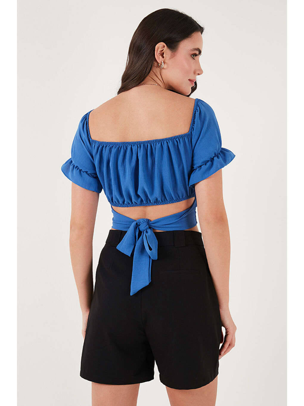 Mavi Regular Fit Madonna Yaka Bağlama Detaylı Crop Bluz 6527017-6