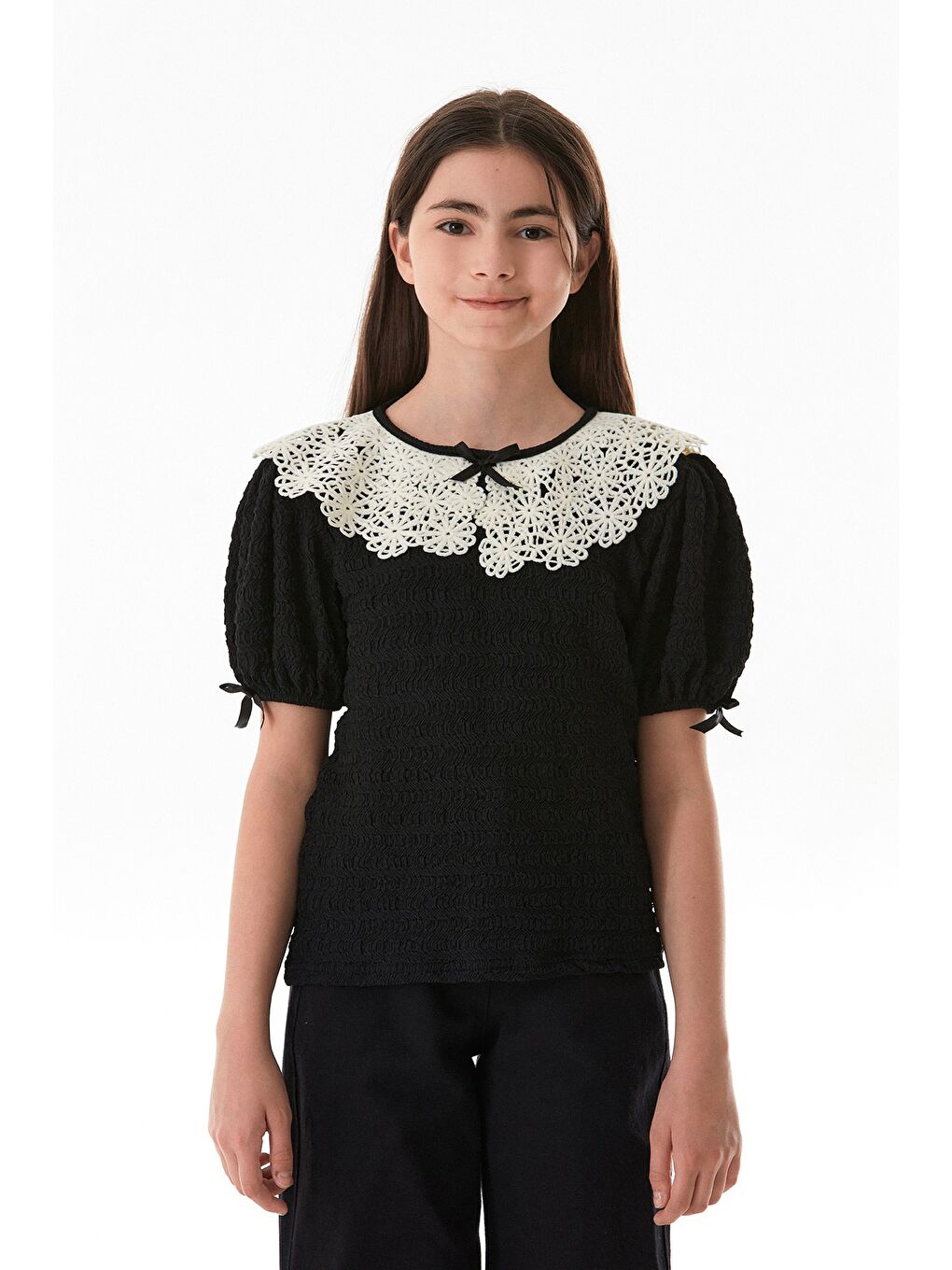 Siyah Fiyonk Ve Dantel Detaylı Kız Çocuk Bluz-1
