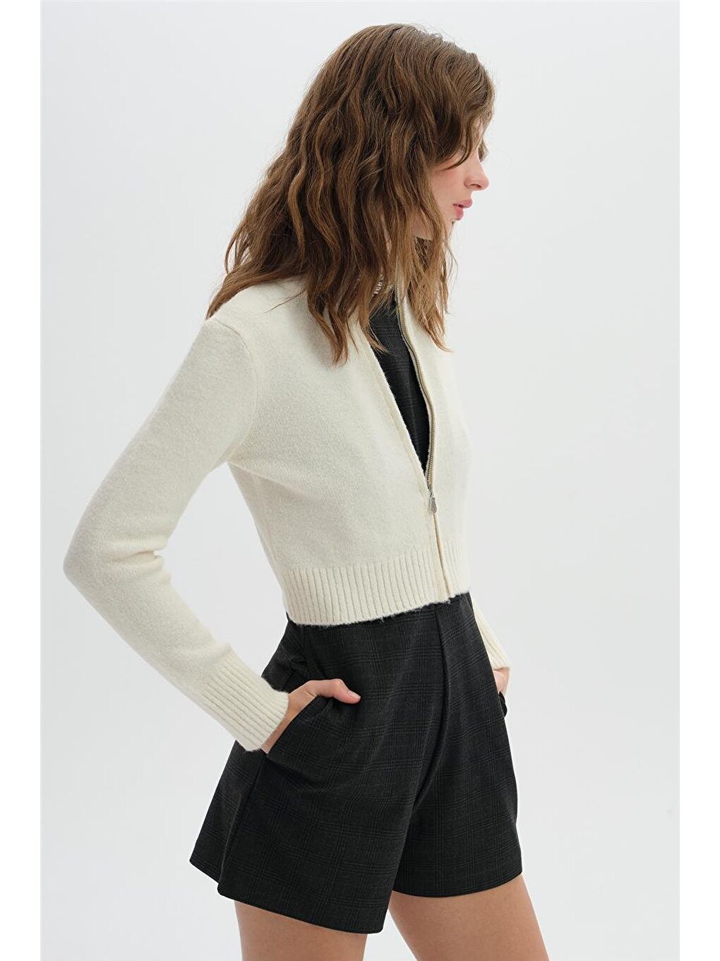 Ekru Fermuarlı Crop Triko Hırka-1