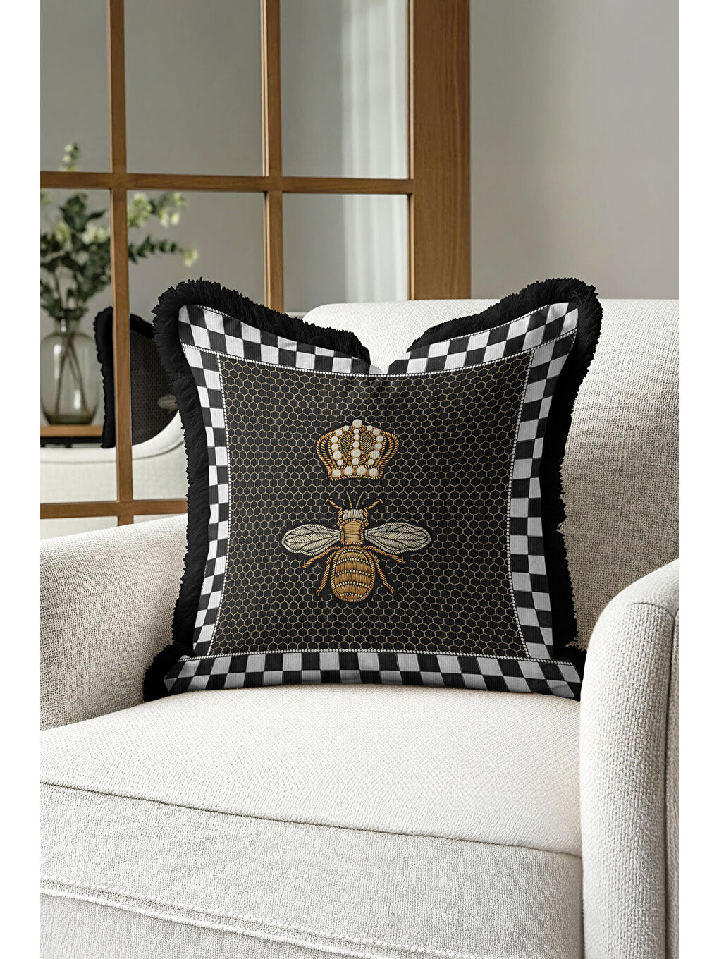 Karışık Lüks Arı Nakışlı Saçaklı Yastık Kılıfı - Kraliyet Taç Motifli Siyah Gold Püsküllü Kırlent Kılıfı-1