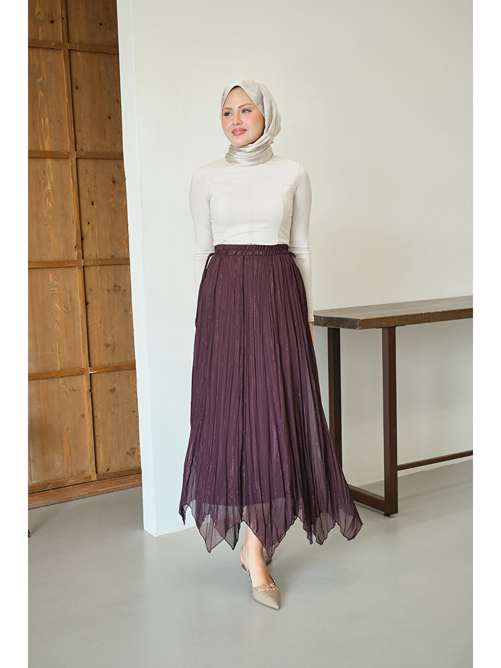 Kadın Yanları Bağcık Detay Simli Şifon Etek Mürdüm-1