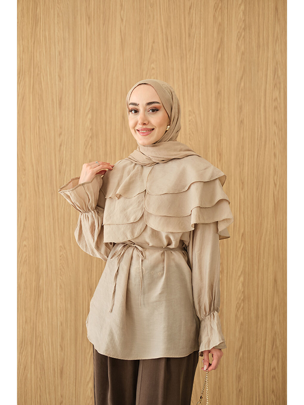 Ekru Kadın Geniş Katlı Yaka Bel Bağlamalı Tunik Krem-1