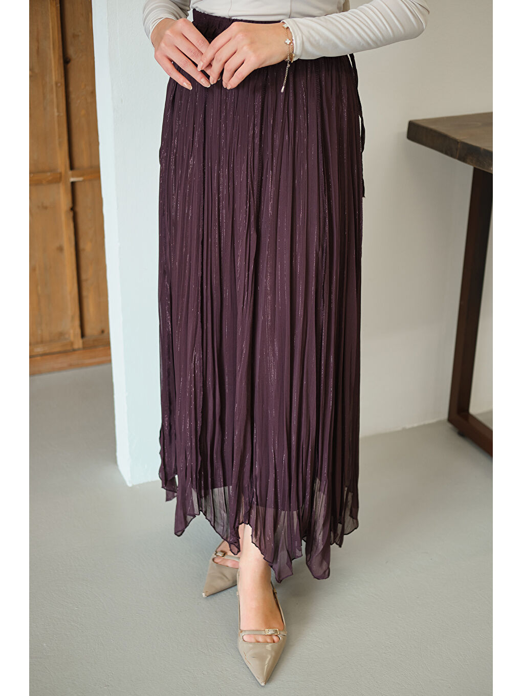 Kadın Yanları Bağcık Detay Simli Şifon Etek Mürdüm-2