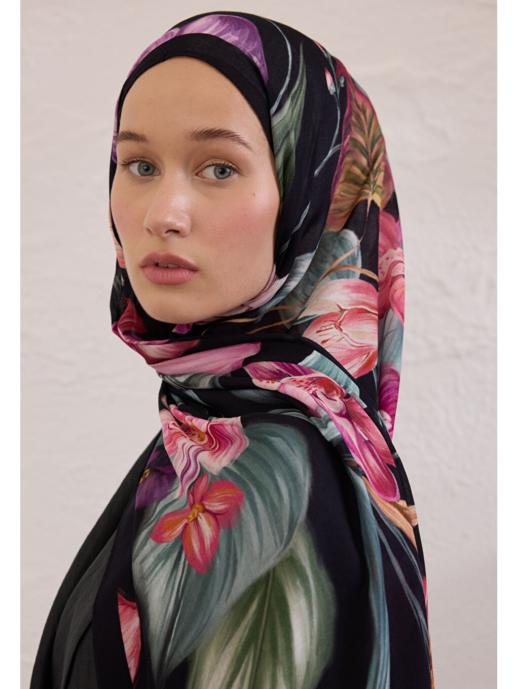 Elegant Flower Desen Rami Şal Siyah-3