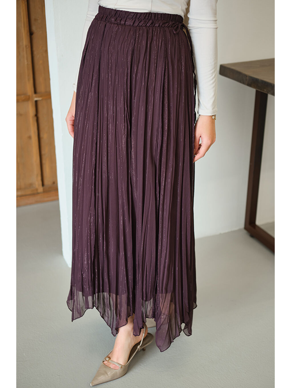 Kadın Yanları Bağcık Detay Simli Şifon Etek Mürdüm-4