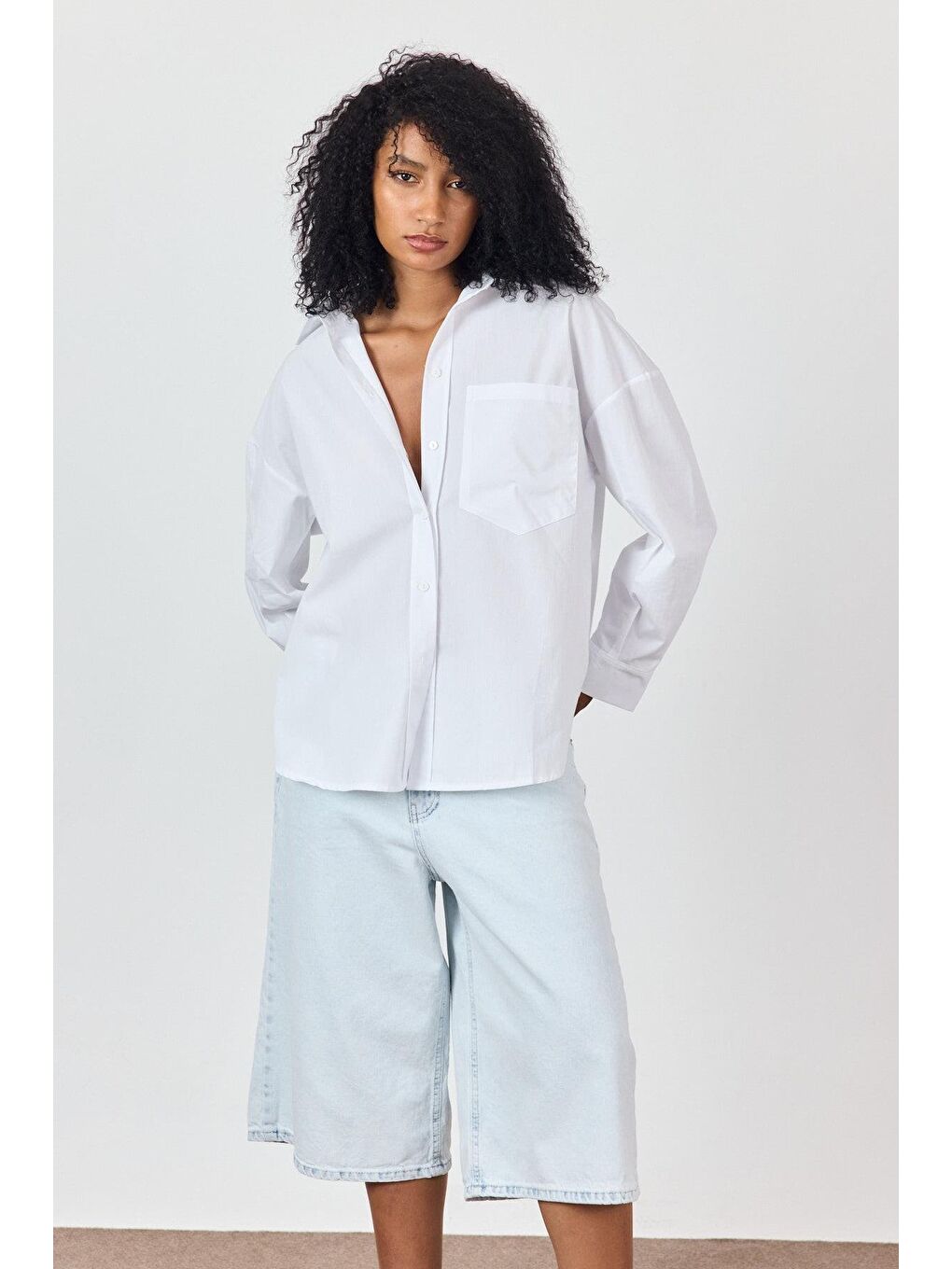 Beyaz %100 Pamuk Oversize Gömlek