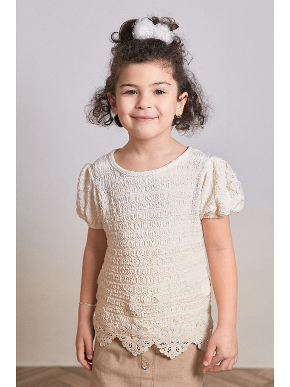 Ekru Beli Güpürlü Balon Kol Kız Çocuk Bluz