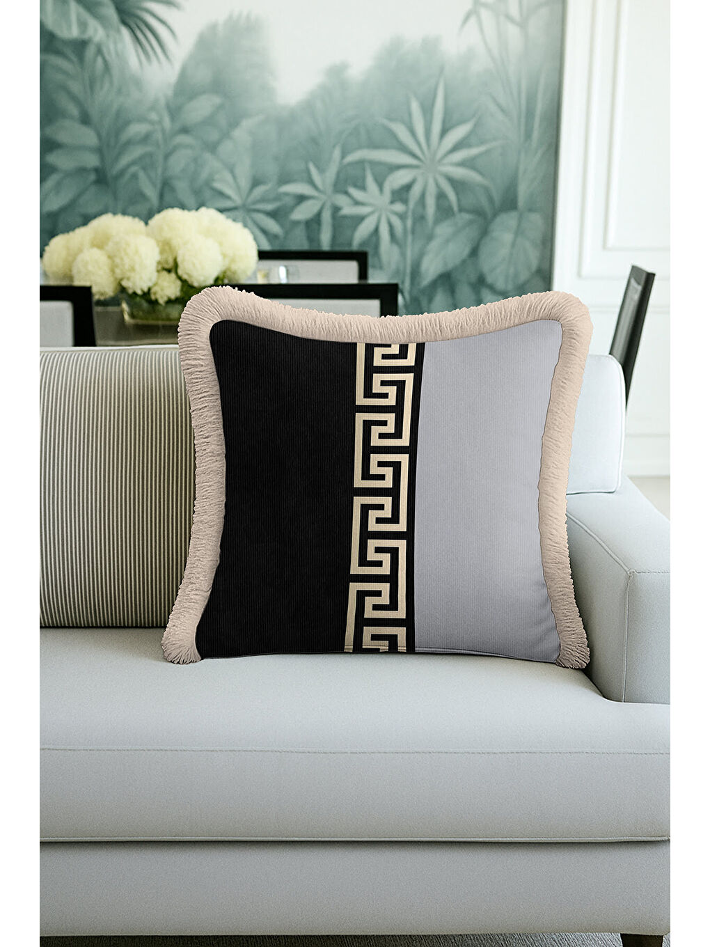 Karışık Yunan Geometrik Motifli Saçaklı Yastık Kılıfı - Lüks Modern Gri Siyah Gold Püsküllü Kırlent Kılıfı-2