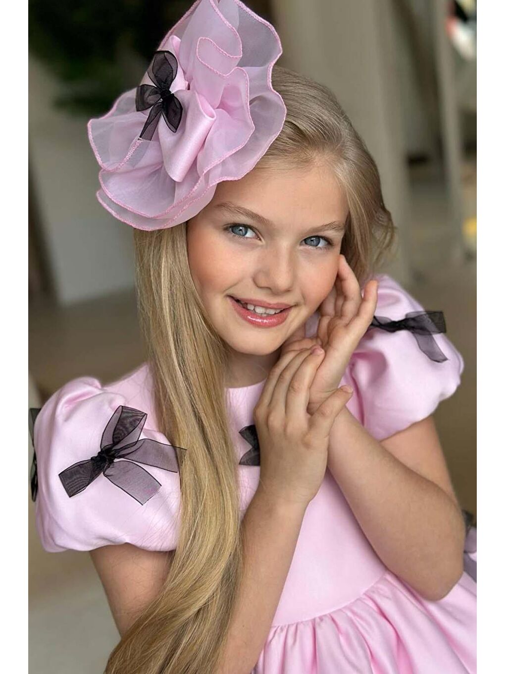 Pembe Kız Çocuk Balon Kollu Üzeri Kurdela Detaylı İçi Astarlı Saten Pudra Abiye-2