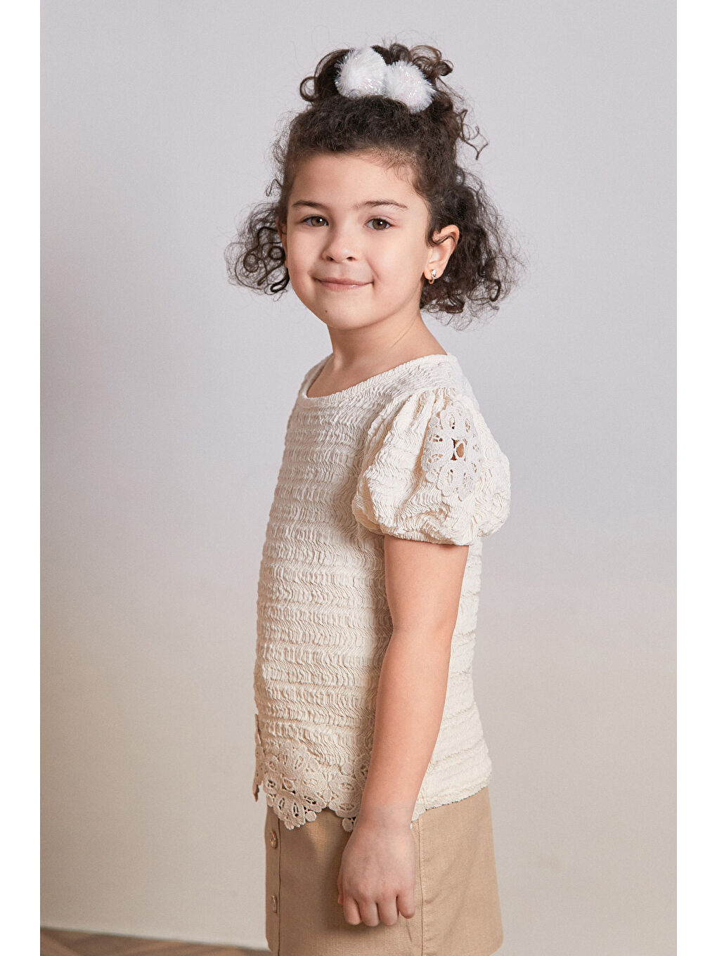 Ekru Beli Güpürlü Balon Kol Kız Çocuk Bluz-1
