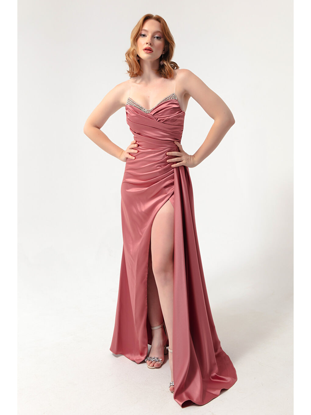 Pembe Kadın Somon Göğüs Taşlı Uzun Abiye Elbise