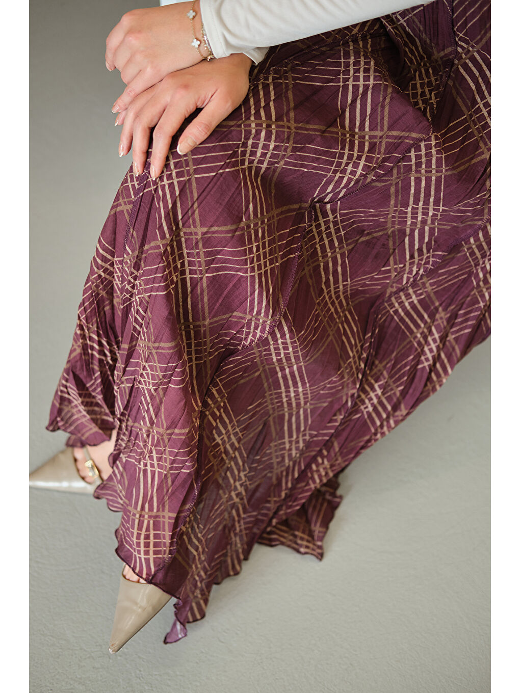 Kadın Ekose Desen Dikiş İzli Yandan Bağcık Detaylı Şifon Etek Mürdüm-2