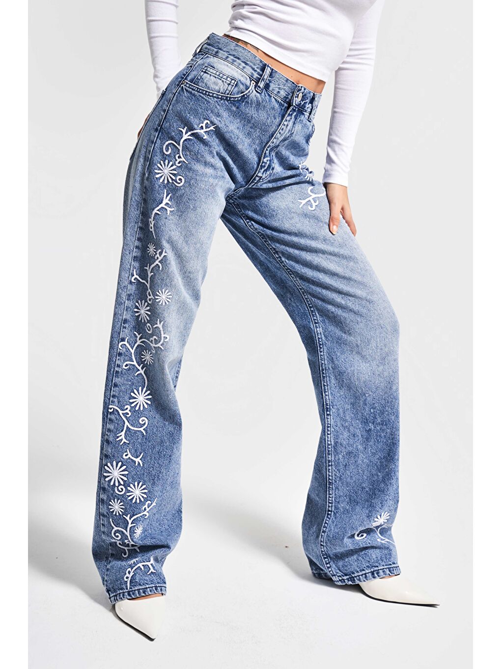 Kadın Mavi Renk 4S5-27 Straight Fit %100 Pamuk Nakış Detaylı Tasarım Denim Jean