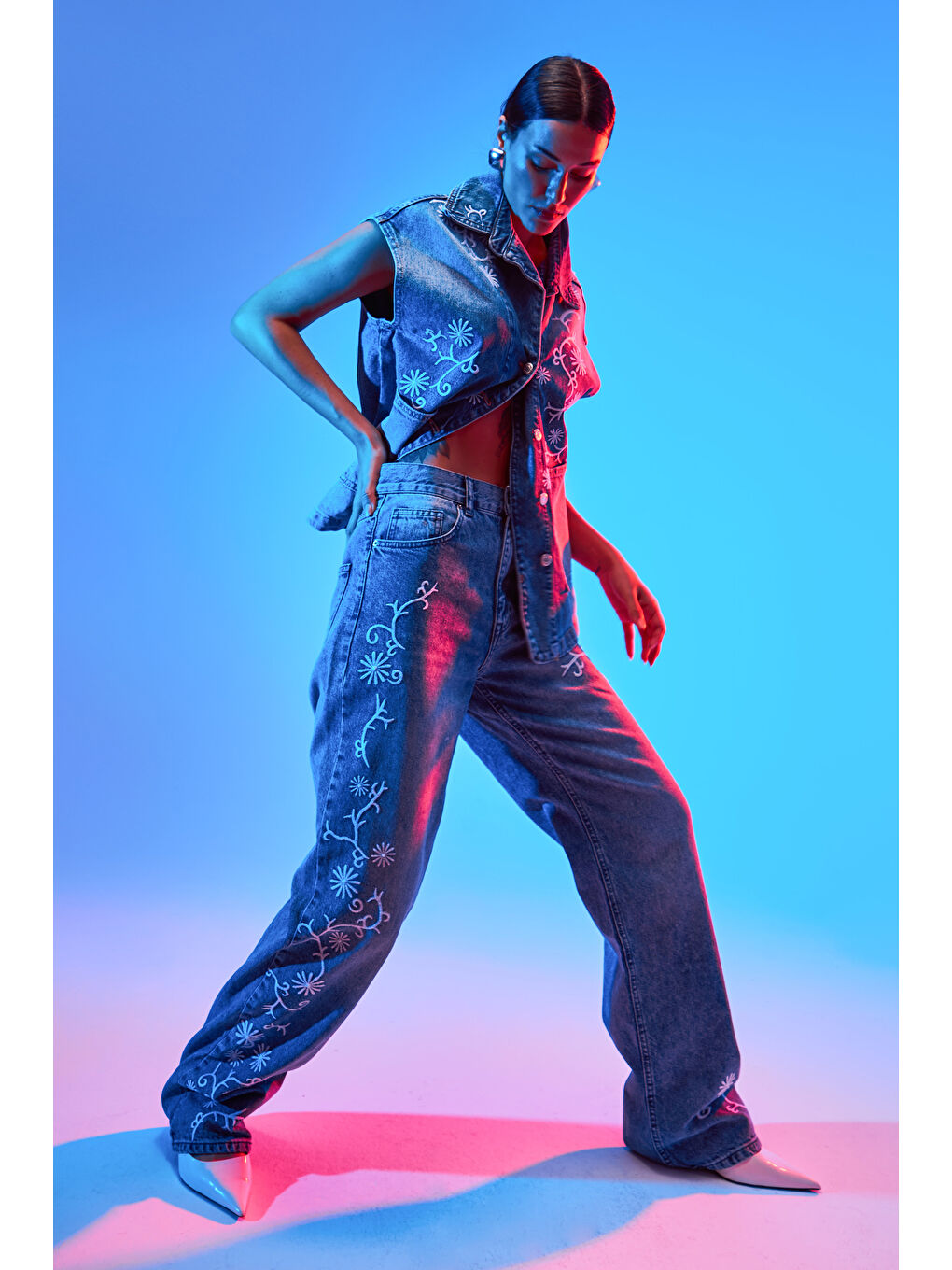 Kadın Mavi Renk 4S5-27 Straight Fit %100 Pamuk Nakış Detaylı Tasarım Denim Jean-1