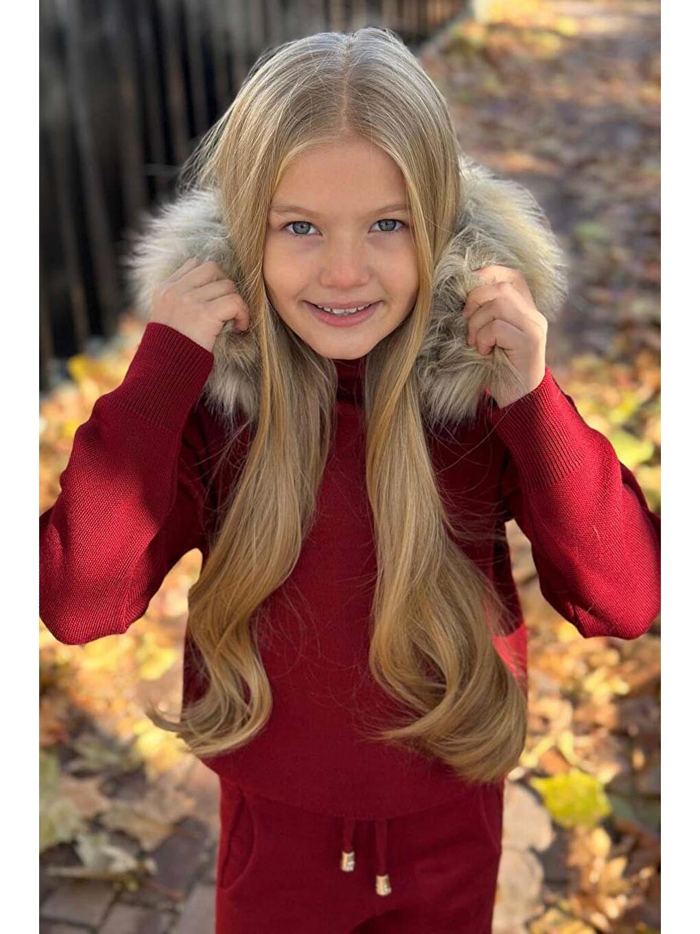 Kız Çocuk Yakası Çıkarılabilir Kürklü Kazak Çift Cepli Triko Bordo Alt Üst Takım-4