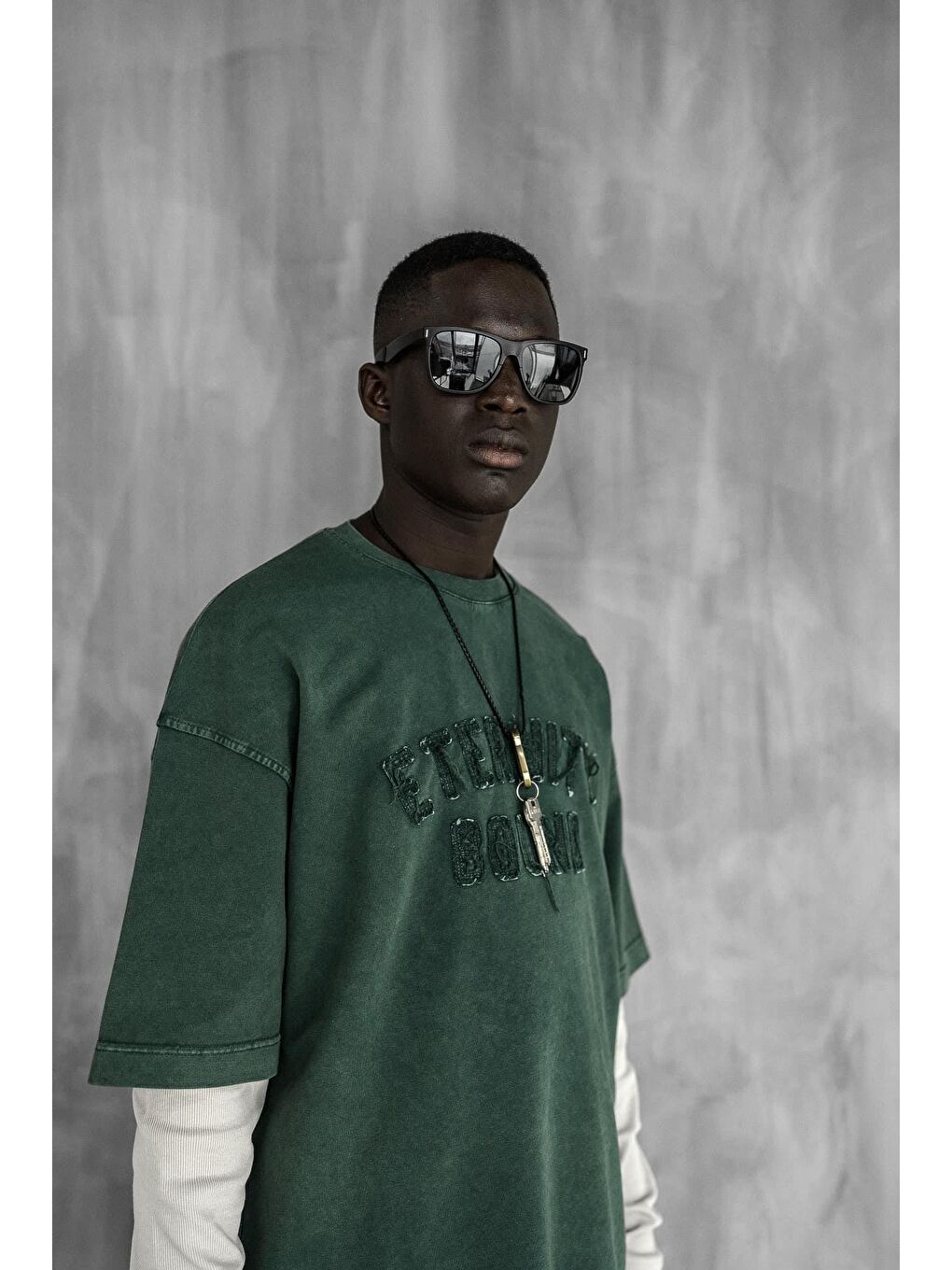 Erkek Önü Slogan İşlemeli Yıkamalı Oversize Tişört Yeşil-1