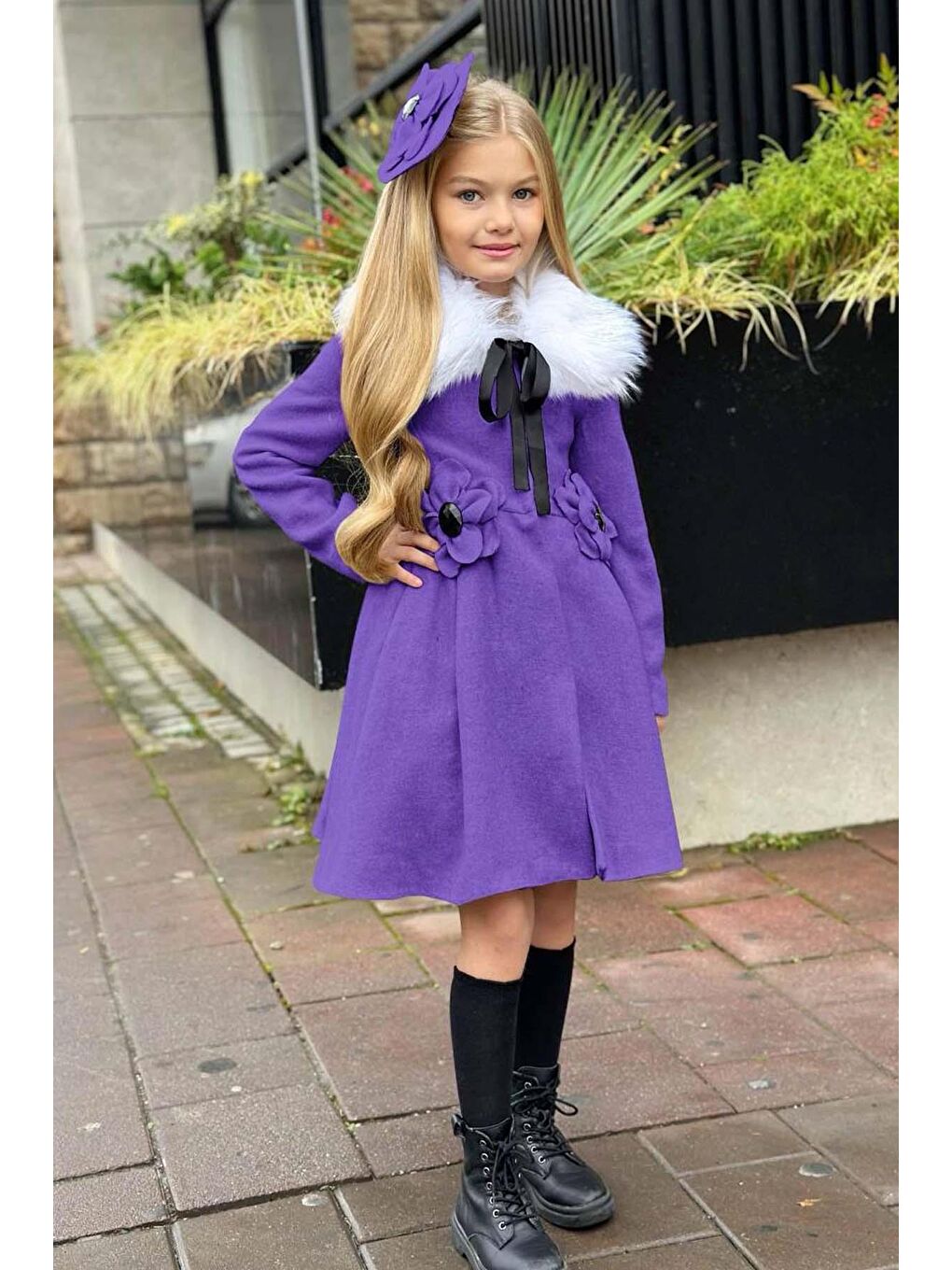 Kız Çocuk Kürk Yakalı Önü Çiçek Ve Elmas taş Detaylı Mor Kaşe-2