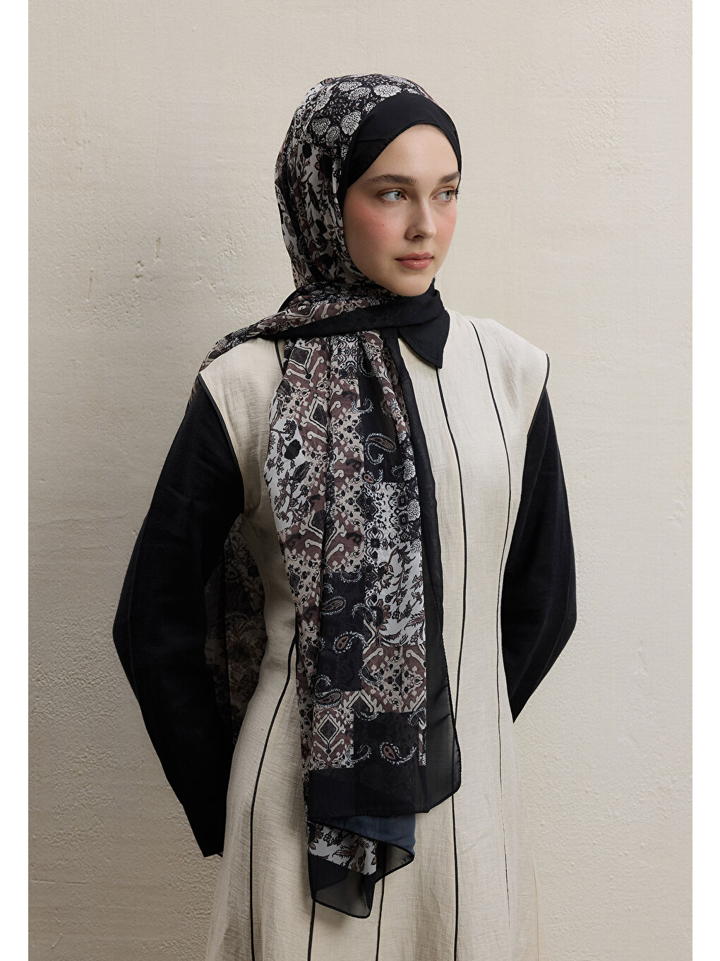 Ethnıc Fıgure Desen İpek Krep Şal Siyah-1