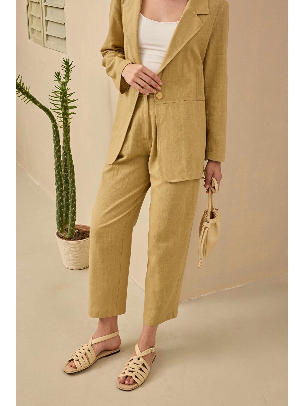 Kahverengi Çift Pileli Keten Pantolon Açık Camel