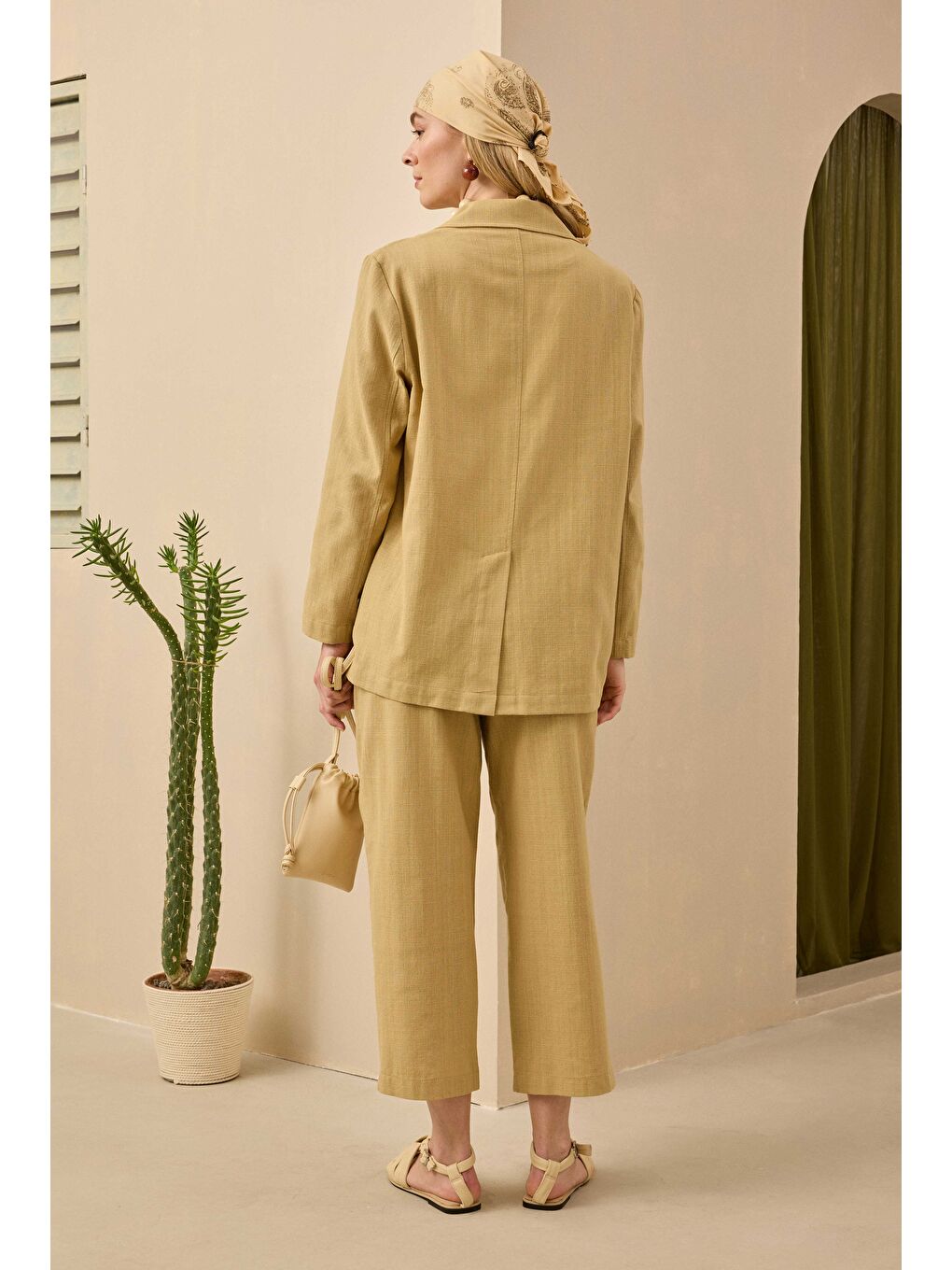 Kahverengi Çift Pileli Keten Pantolon Açık Camel-4