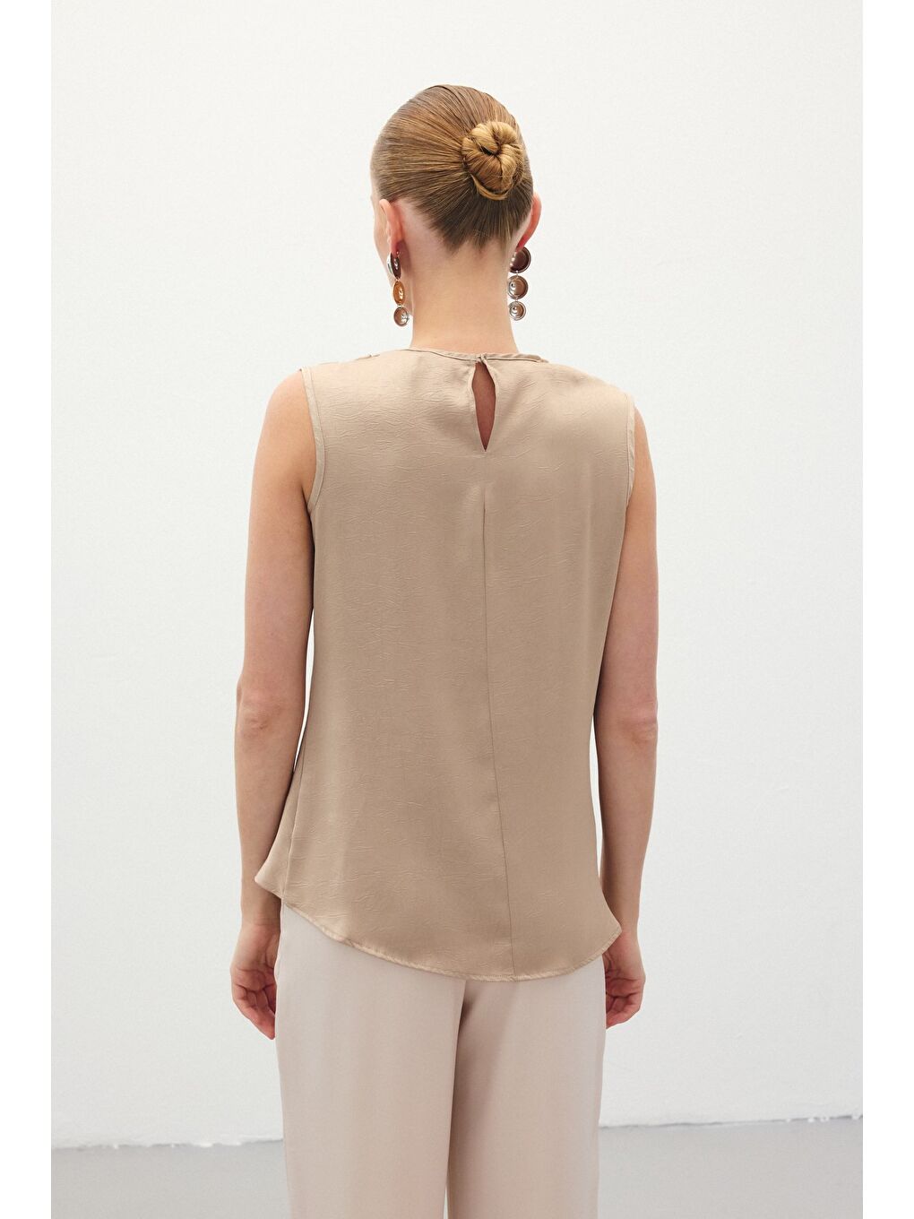Bej Degaje Yaka Saten Bluz - Vizon-4