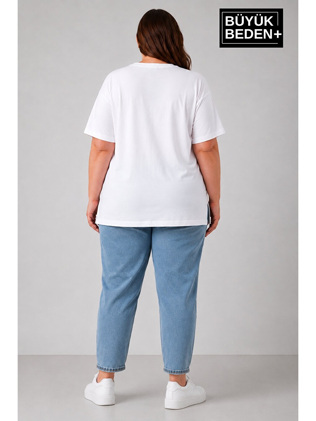 Beyaz Büyük Beden Kadın Bisiklet Yaka Yırtmaç Detaylı 3XL-6XL Tunik Tişört SPR26BTSK501-3