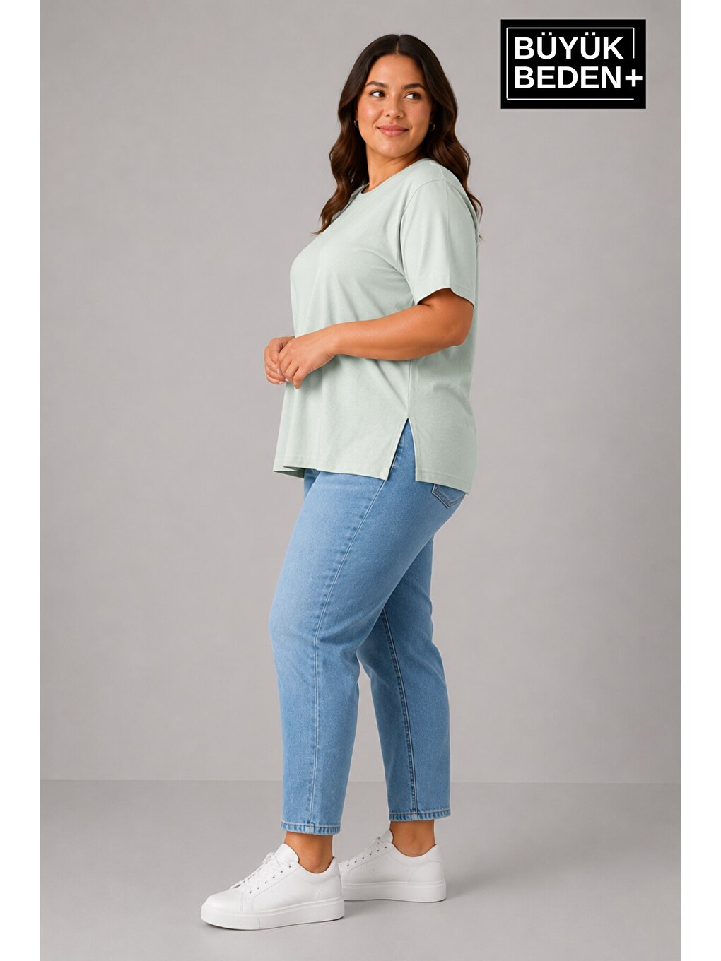 Turkuaz Büyük Beden Kadın Bisiklet Yaka Yırtmaç Detaylı 3XL-6XL Tunik Tişört SPR26BTSK501-1