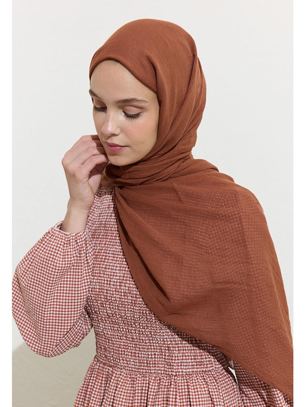 Kahverengi Pamuklu Keten Şal Cınnamon Roll