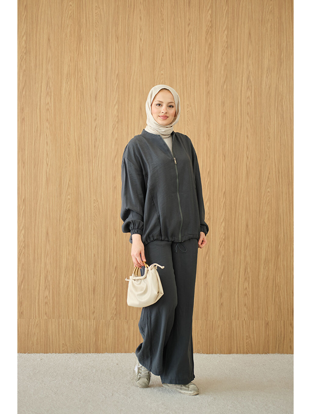 Gri Kadın Yanları Dikiş Detay Fermuarlı Takım Füme-1