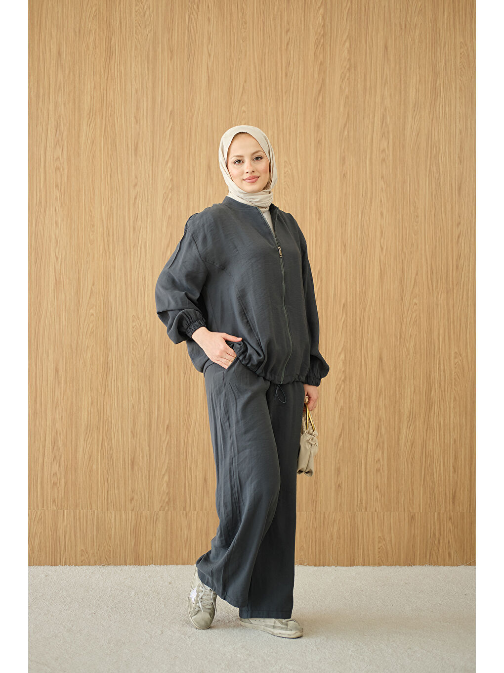 Gri Kadın Yanları Dikiş Detay Fermuarlı Takım Füme-4