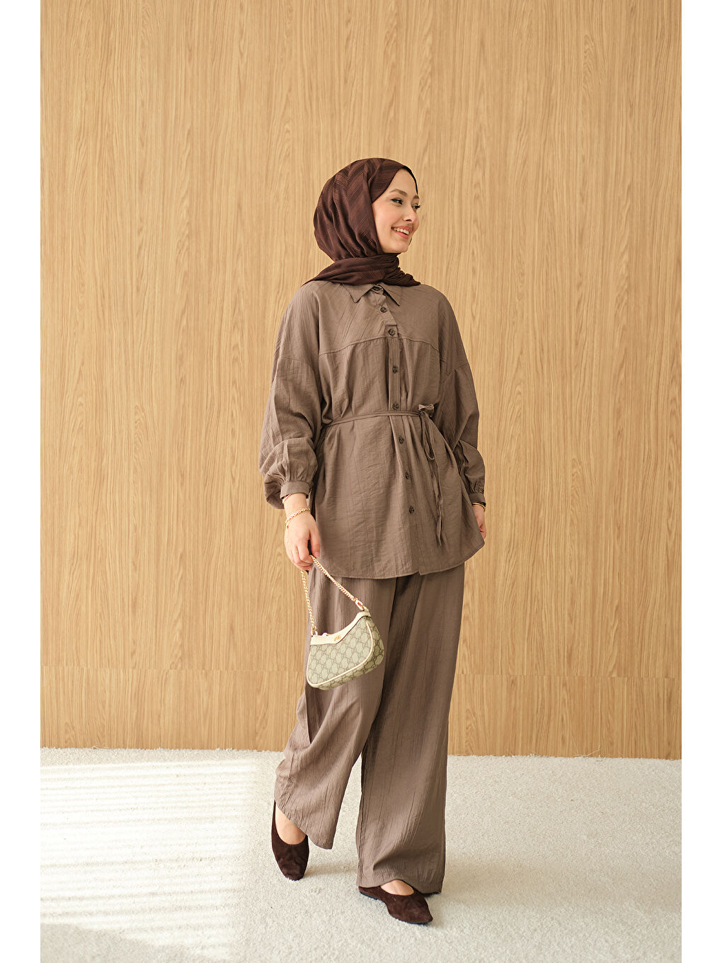 Kadın Kırışık Desen Bel Bağlamalı Gömlek Yaka Takım Kahverengi-3