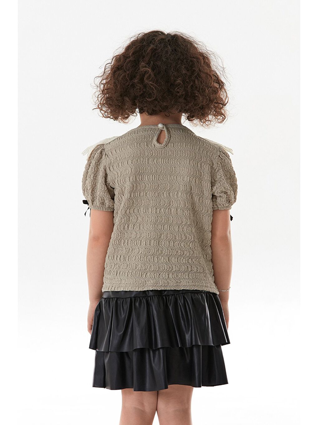 Bej Fiyonk Ve Dantel Detaylı Bebe Yaka Kız Çocuk Bluz-3