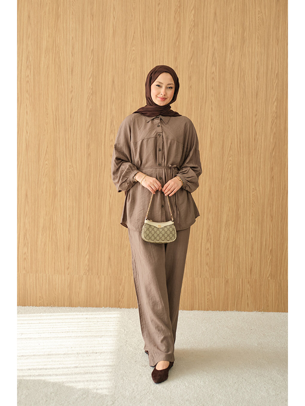 Kadın Kırışık Desen Bel Bağlamalı Gömlek Yaka Takım Kahverengi-4