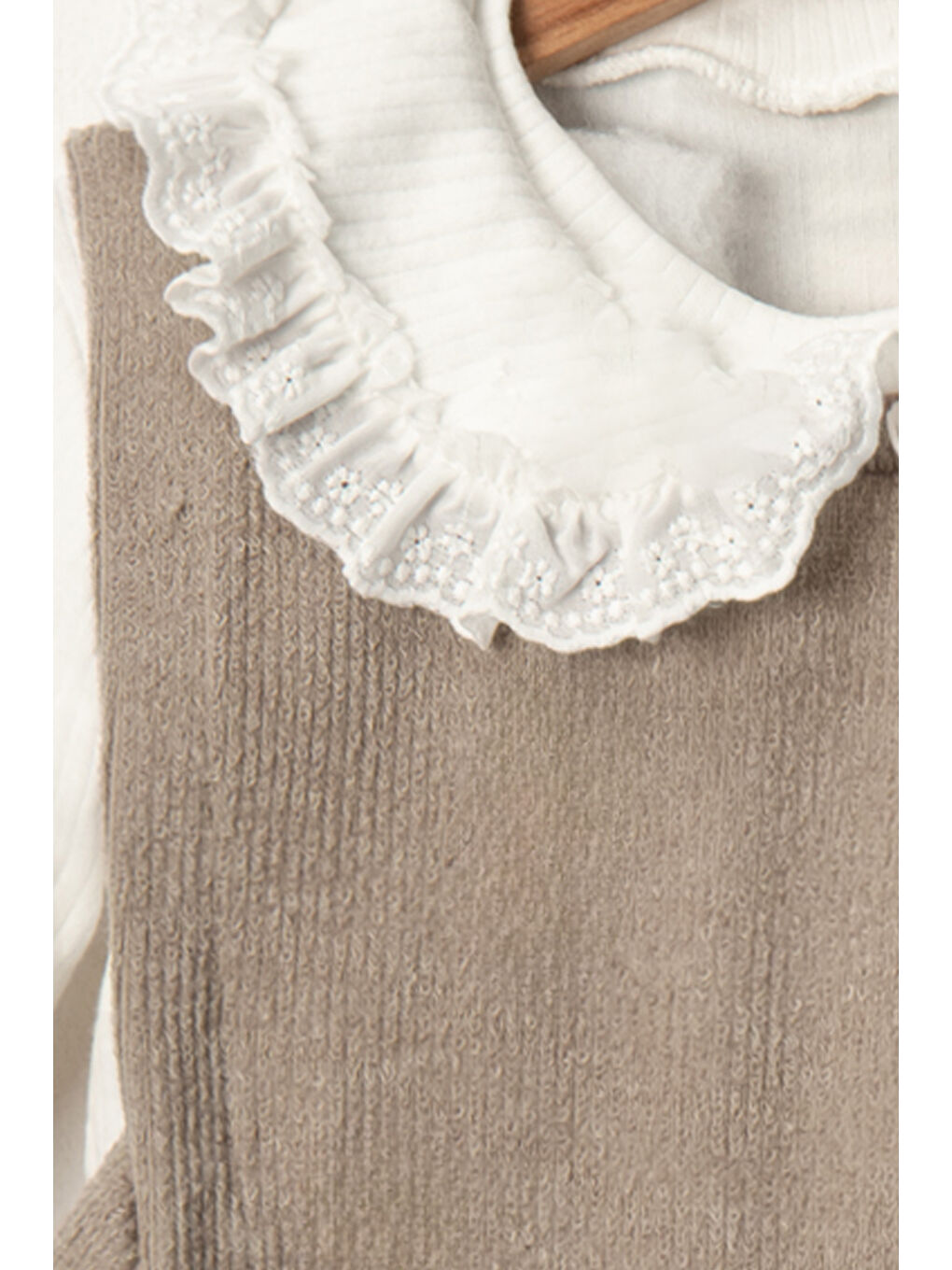 Kahverengi Kız Çocuk Bluzlu Süveterli Pantolonlu Üçlü Takım TKM.1004-4