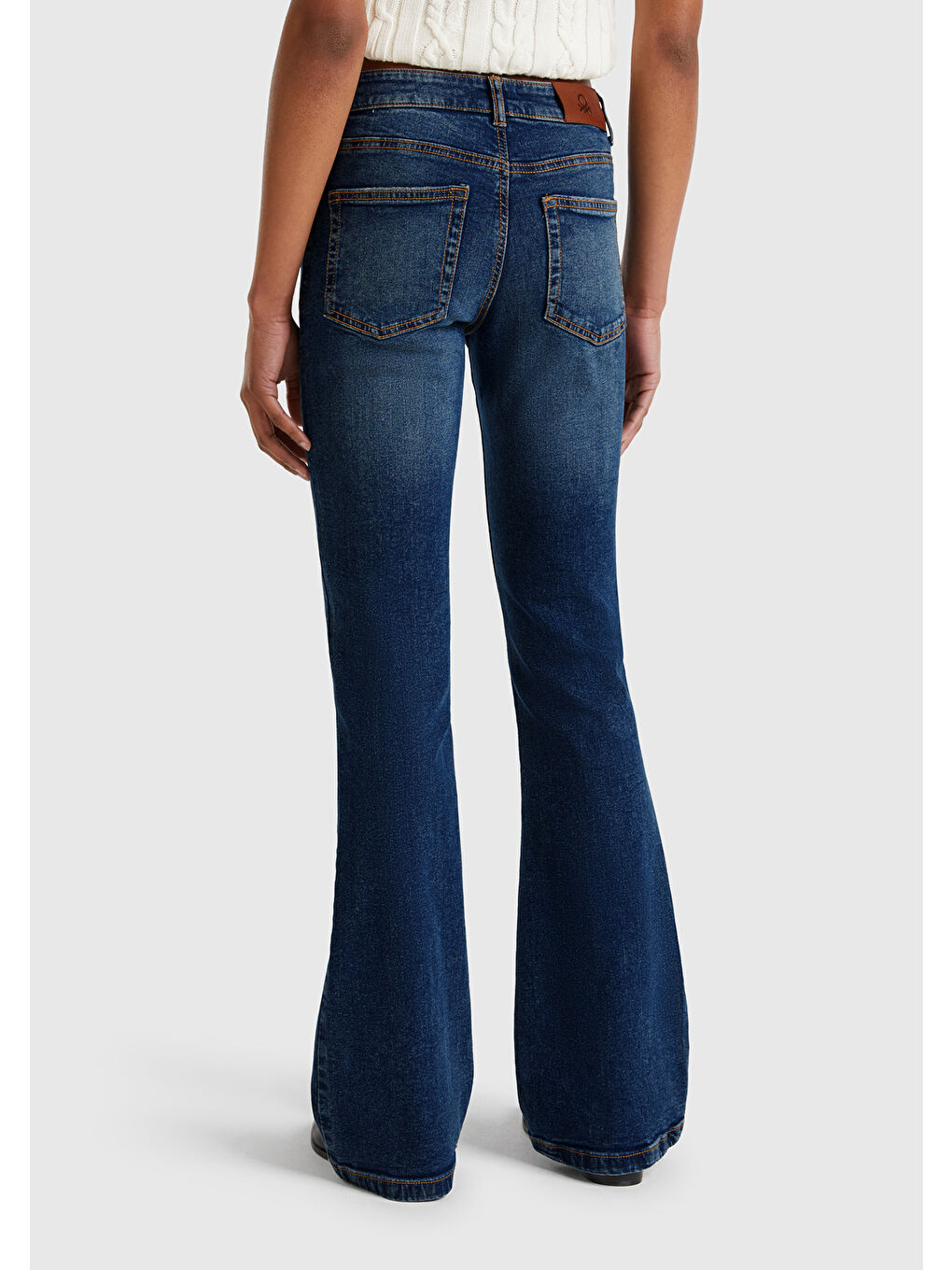 Kadın Koyu Mavi Streç Pamuklu Cepli Normal Bel İspanyol Paça Denim Pantolon-2