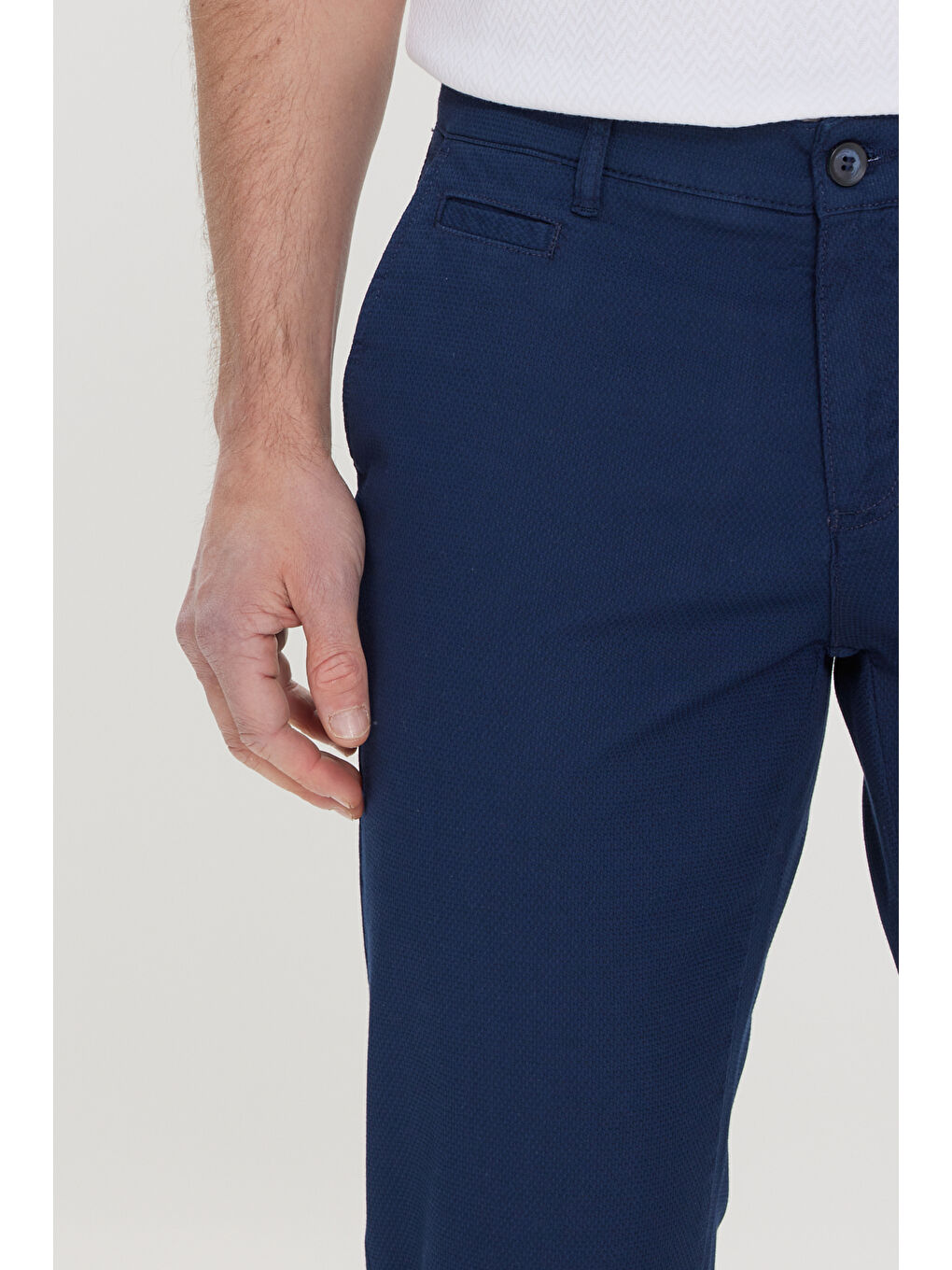 Erkek Lacivert Pamuklu Slim Fit Dar Kesim Yan Cep Armürlü Esnek Pantolon-5
