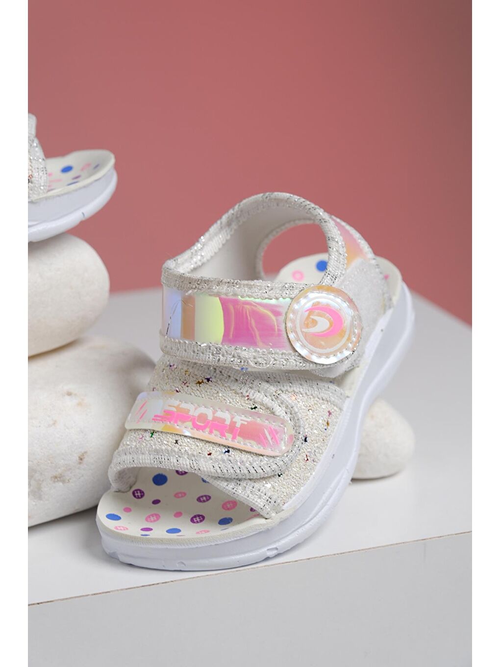 Beyaz Yum Hologram Desenli Cırtlı Kız Bebek Sandalet-1