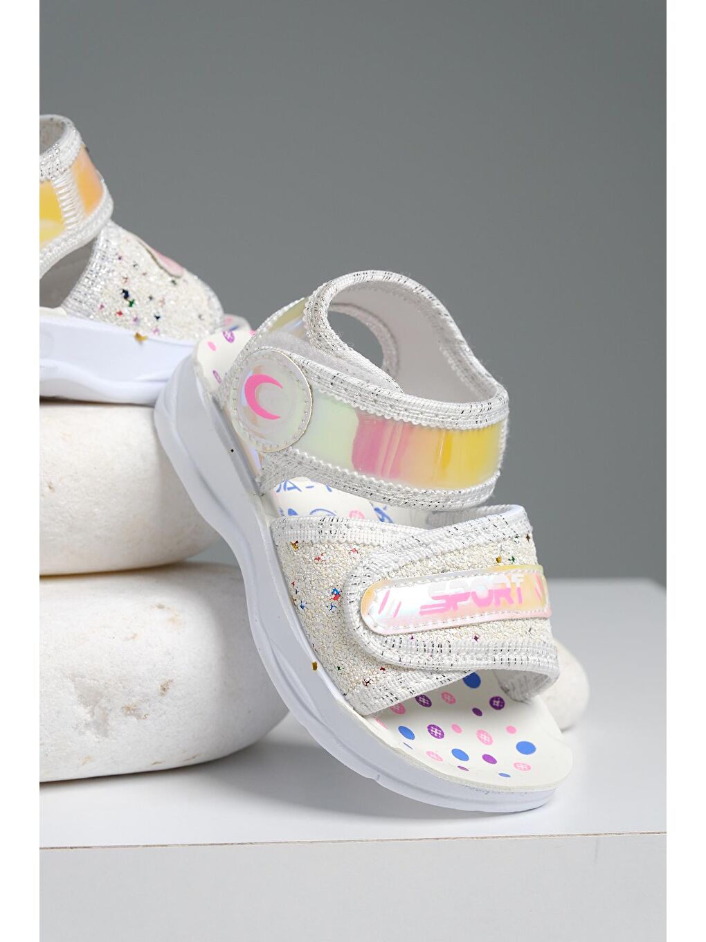 Beyaz Yum Hologram Desenli Cırtlı Kız Bebek Sandalet-2